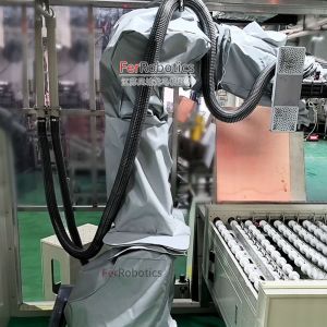怎么保护酸碱环境中工作的工业机器人？