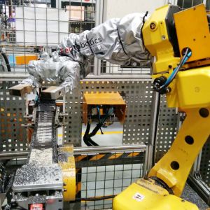 机器人夹爪防护罩的功能优势解析