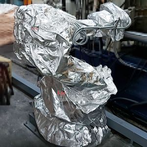 高温取件机器人防护服：工业高温场景的可靠守护者