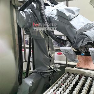 耐酸碱机器人防护服：防护效果与使用要点