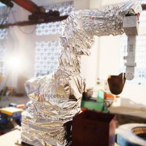 浇铸机器人防护服优势解析与选购避坑指南